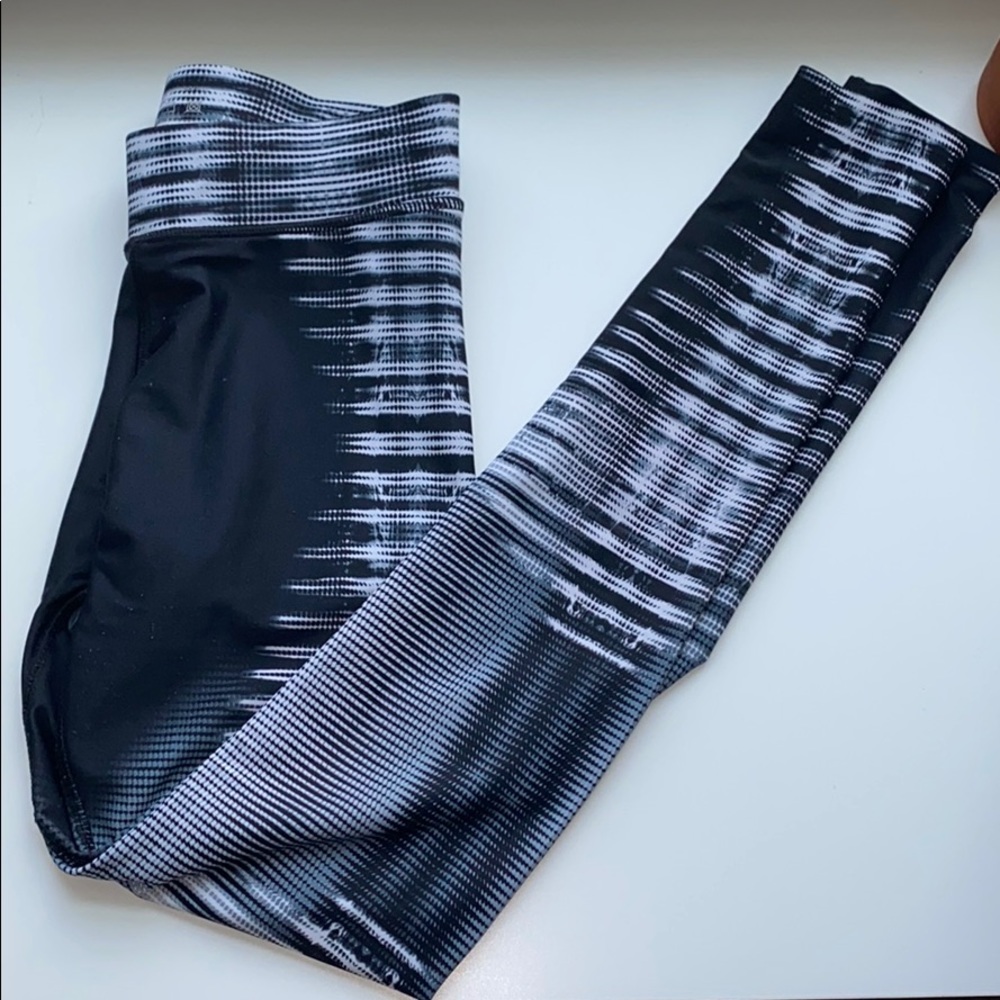 Printed workout leggings